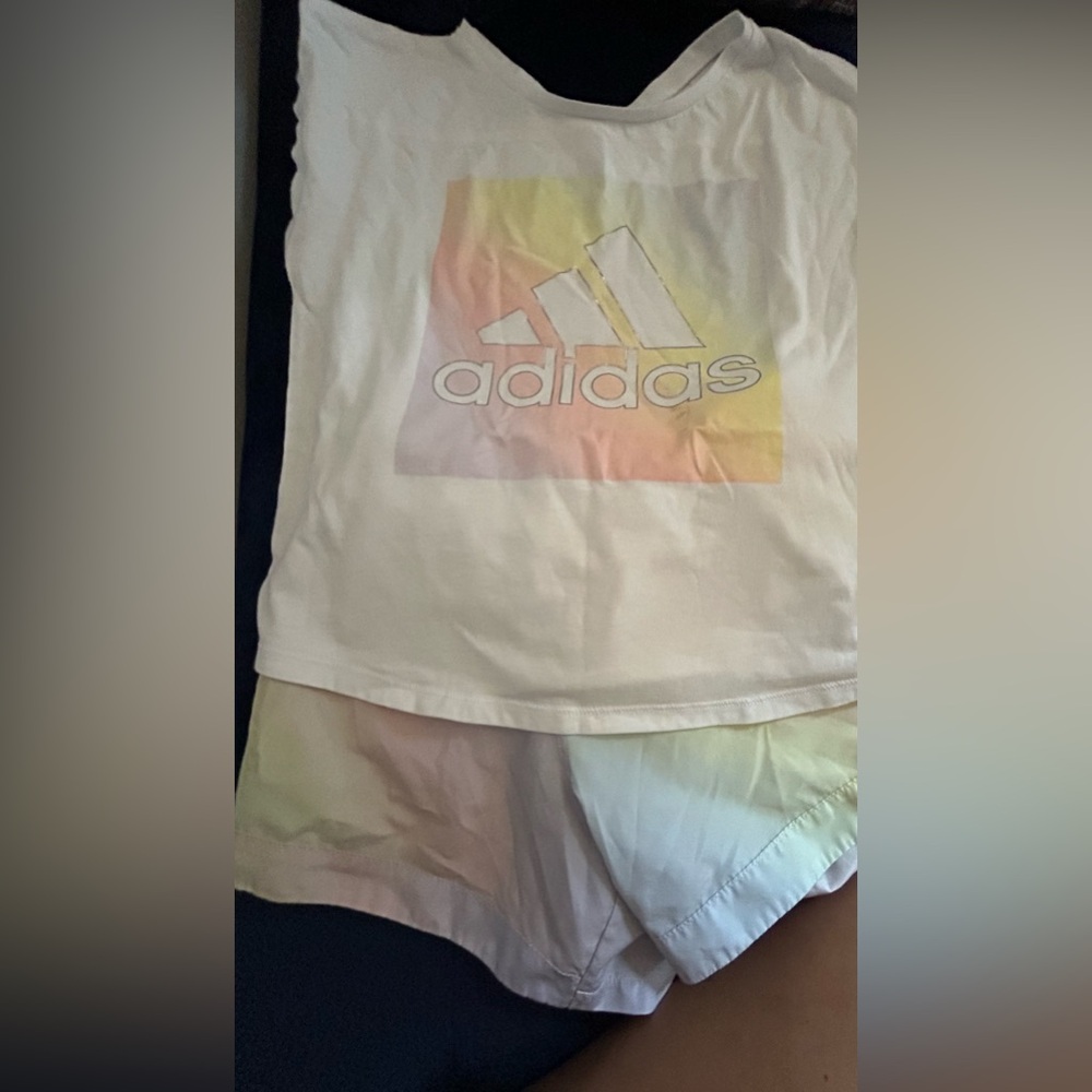 Super cute adidas workout outfit